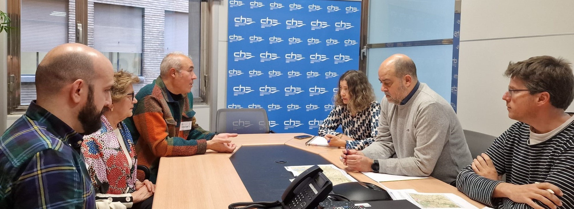 El presidente de la Confederación Hidrográfica del Ebro, Carlos Arrazola, se ha reunido con los alcaldes de Calmarza, Jaraba e Ibdes (Zaragoza) en relación a las actuaciones tras los daños de los fenómenos meteorológicos de lluvias torrenciales ocurridas desde el verano de 2024 en la cuenca del río Mesa